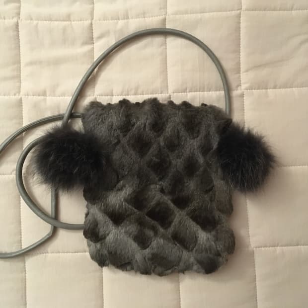 밍크 퍼 방울 크로스 백