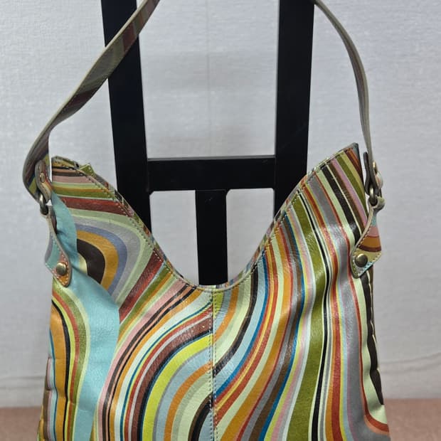 폴스미스 시그니처 멀티 스트라이프 패턴 숄더백