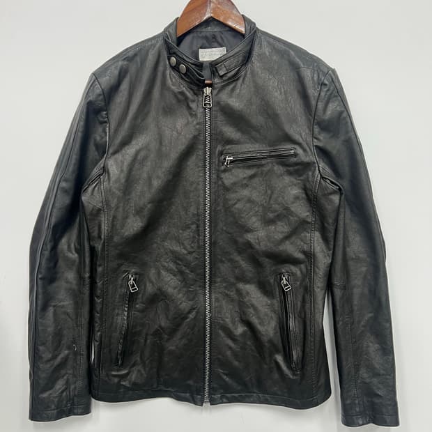 레더 블랙 자켓