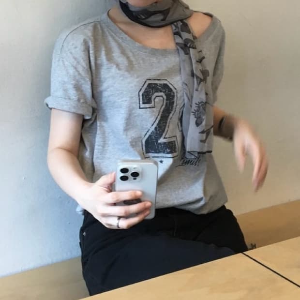 에잇세컨즈 반팔티