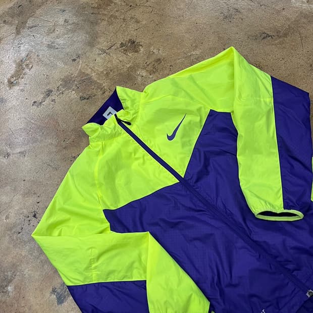 [정품/S] 나이키 바람막이 형광 퍼플 b10