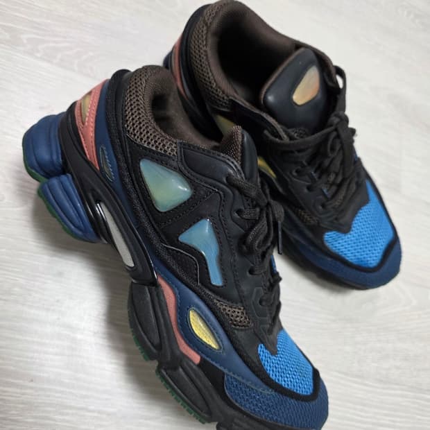 라프 시몬스 x 아디다스 x 오즈위고2 사이즈 255