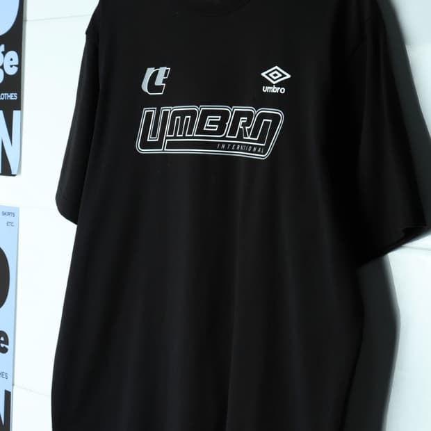 (L-XL) 엄브로 반팔 티셔츠 블랙 빅로고 블록코어-H33331