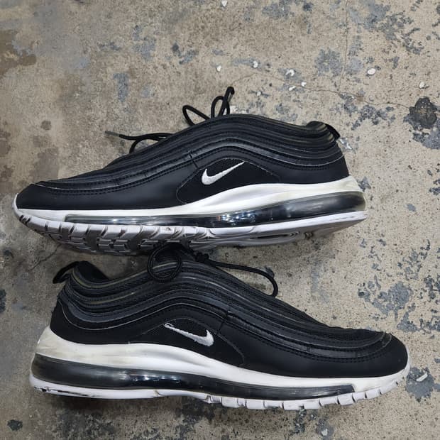 나이키 에어맥스97 블랙 화이트 305mm

