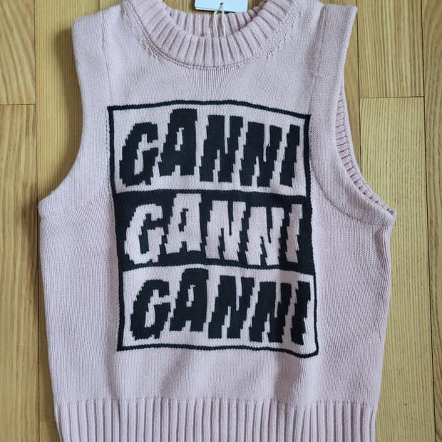 GANNI 가니 핑크 니트 조끼 S사이즈[새상품]