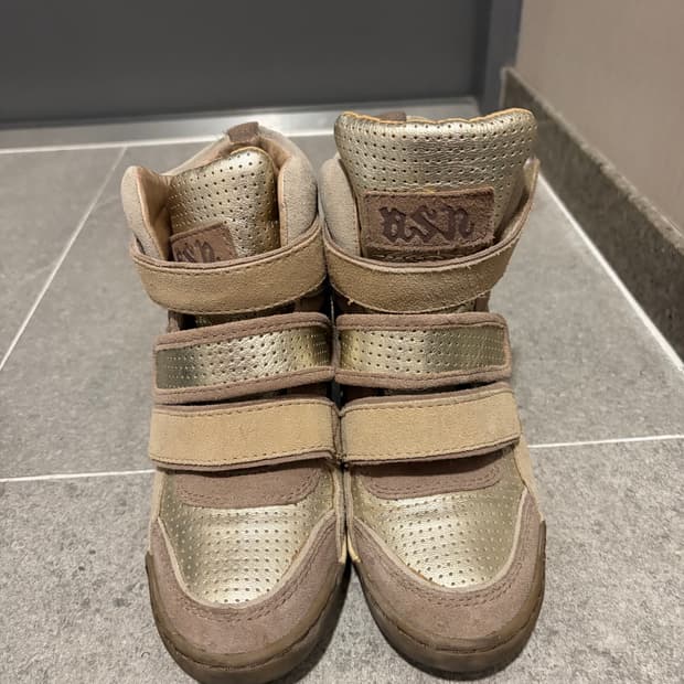 아쉬 ASH 웨지힐 38