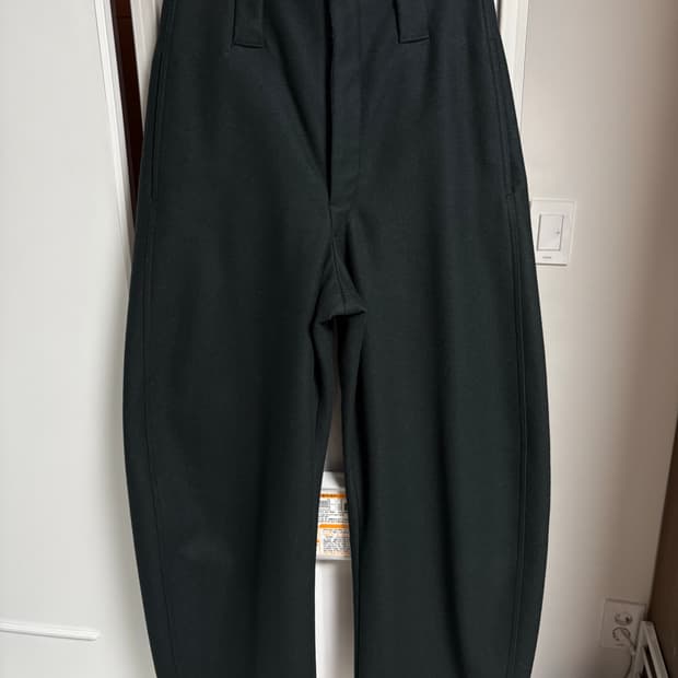 르메르 커브드 울 팬츠