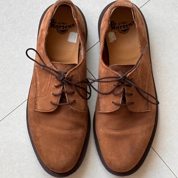 Dr.Martens OCTAVIUS 브라운 누벅 더비슈즈