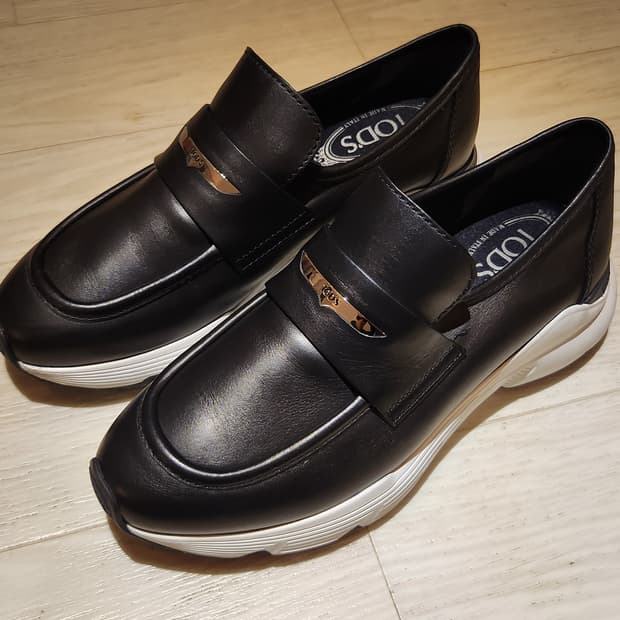 (정품)토즈 TOD'S 여성 블랙 가죽 스니커즈