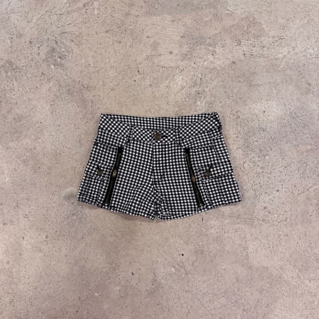 PINK LATTE 슬릿 숏츠