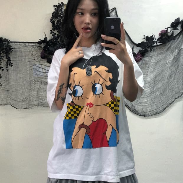 베티붑 프린팅 오버 반팔 티