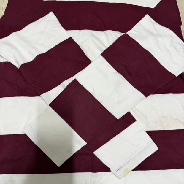 엣라코 버건디 보더티44