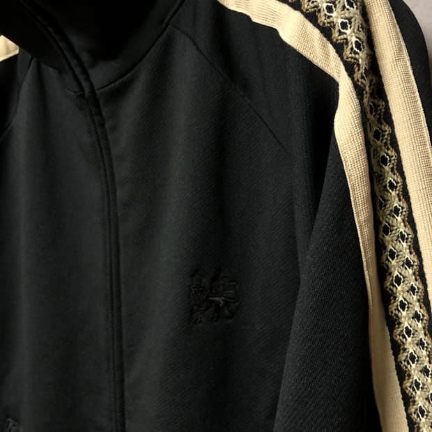 사스콰치패브릭스 트랙자켓 한정컬러