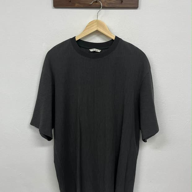 [105] 타임 한섬 23년 신형 플리츠 텍스처 반팔 티셔츠 숏슬리브