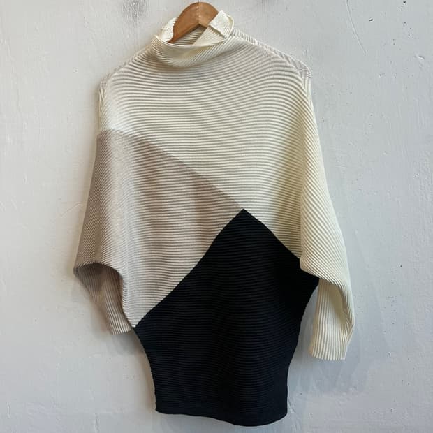 SPECCHIO 스피치오 플리츠 탑