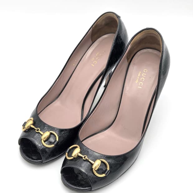 구찌 블랙 페이던트 홀스빗 핍토 펌프스