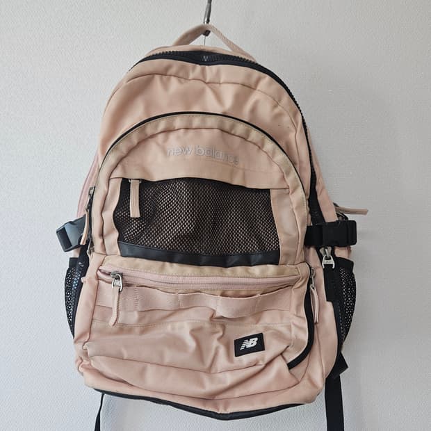 [A+급][번장 최저가]뉴발란스 백팩 3D 핑크색 가방