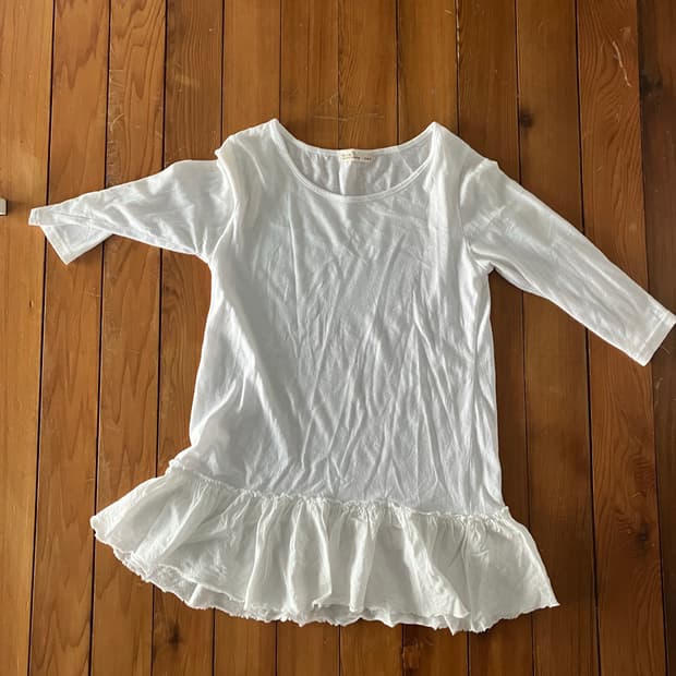 화이트 프릴 탑