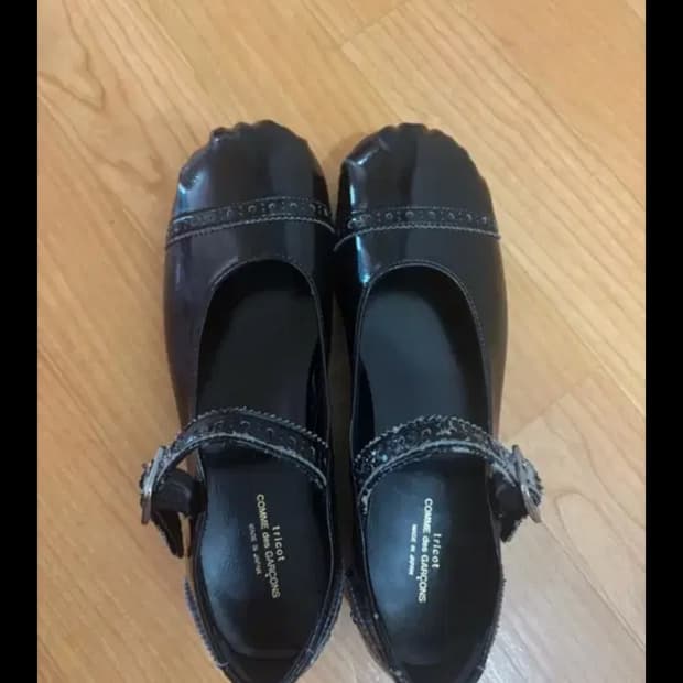 꼼데가르송 에나멜 메리제인 240