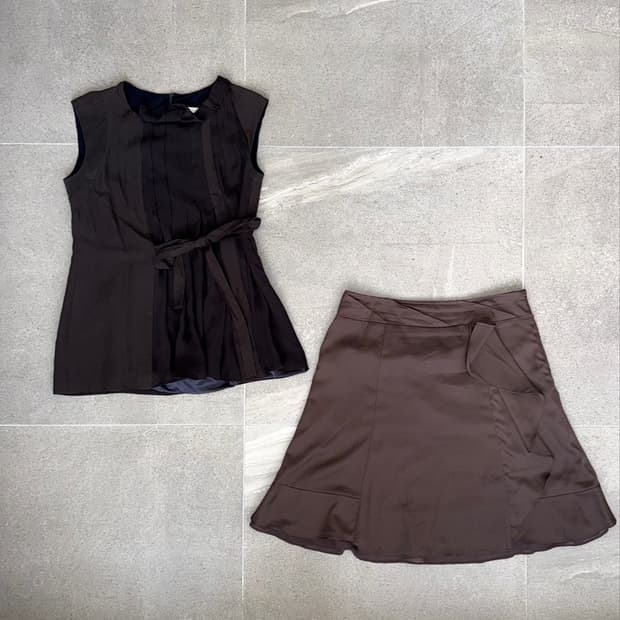 KUHO dark brown pleats strap unbal bl