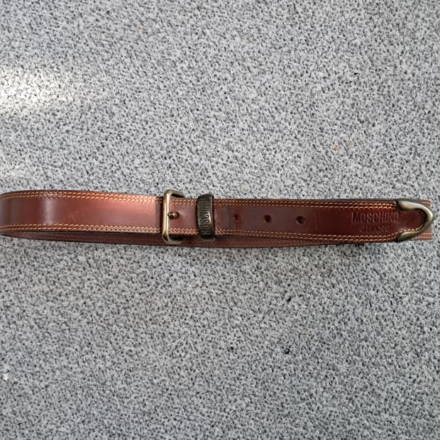 모스치노 가죽벨트