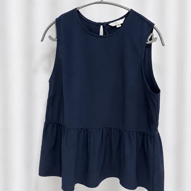 H&M 네이비 슬리브리스