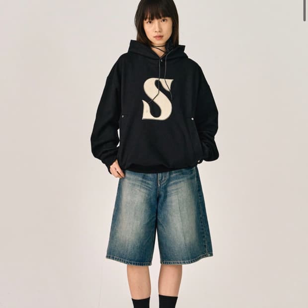 새터 리벳 아플리게 포켓 로고 후드 블랙 s사이즈