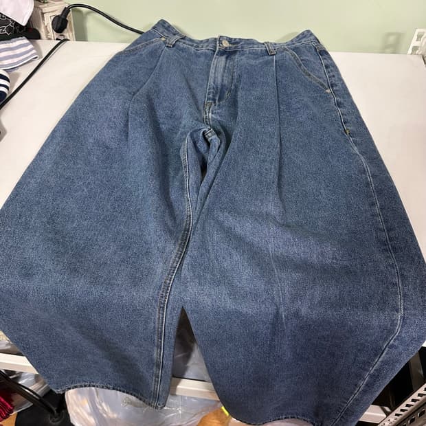 S 리테일 벌룬와이드핏 중청워시드 원턱 데님팬츠