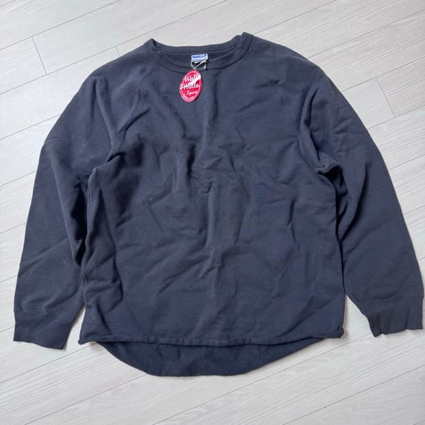 레글런 스웻셔츠 맨투맨 월러월러  (택달린 새상품 미개봉)