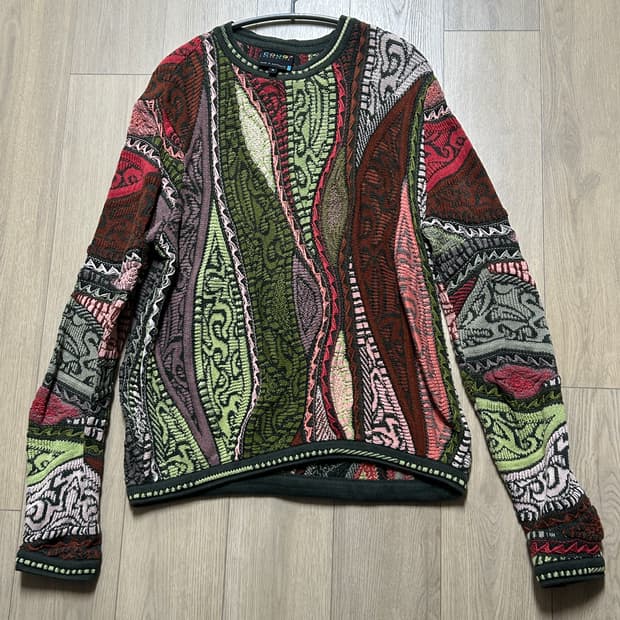 쿠지 케이블 니트