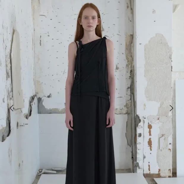 리포스 레이어드 랩 슬리브리스 블랙