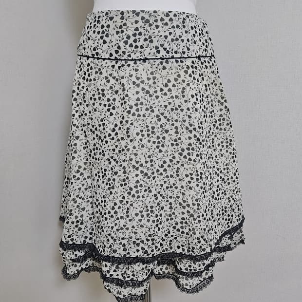 하트 레이스 미디 스커트 치마