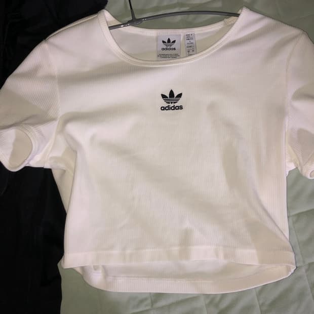아디다스 크롭 반팔