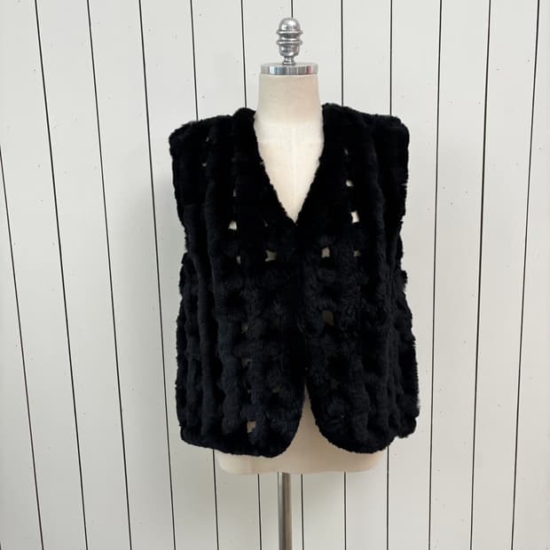 니팅 블랙 래빗 베스트