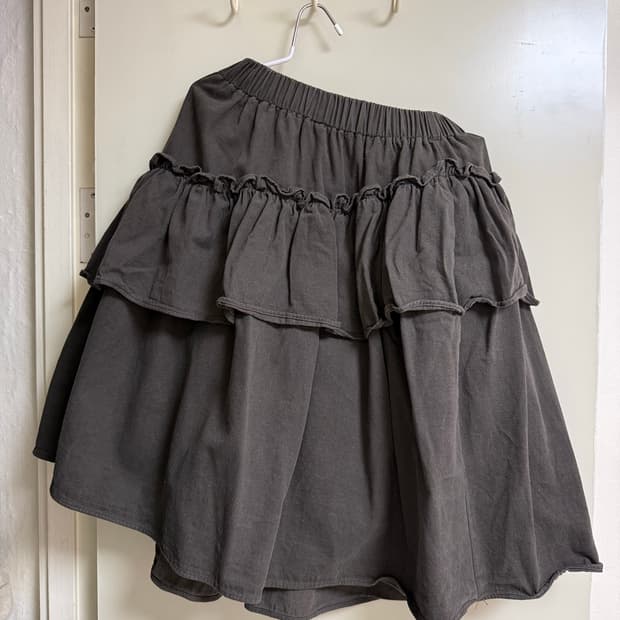 뉴뉴 사선롱스커트