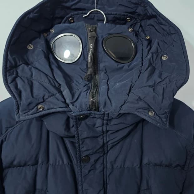 씨피컴퍼니 CP컴퍼니 노르지 고글 후드 패딩 105