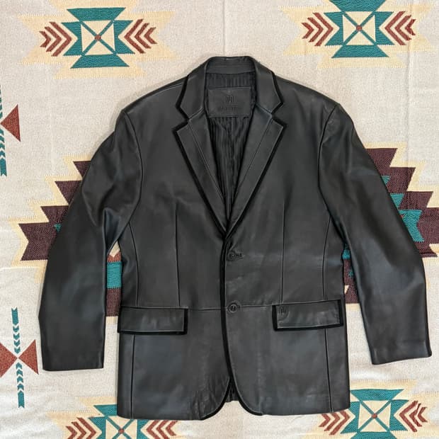 마에스트로 양가죽 클래식 2버튼 레더 블레이저