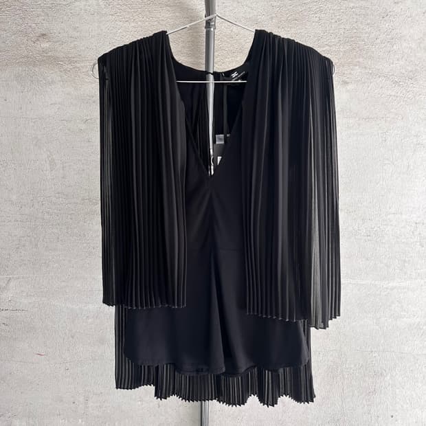 엘리자베타 프란치 블랙 드레스