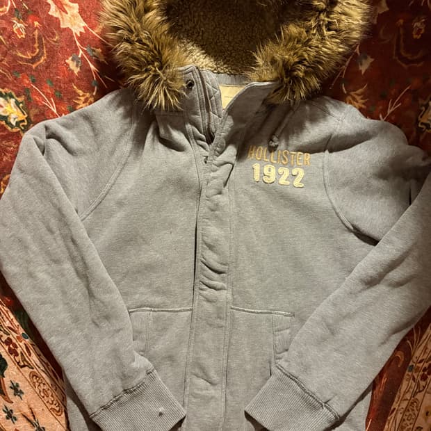 Hollister fur hoodie zip-up jacket 