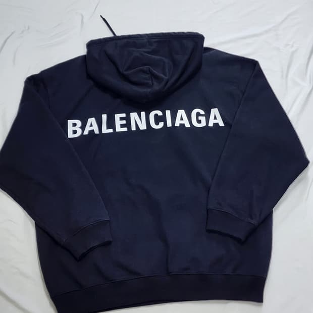 발렌시아가 백로고 블랙 후드티