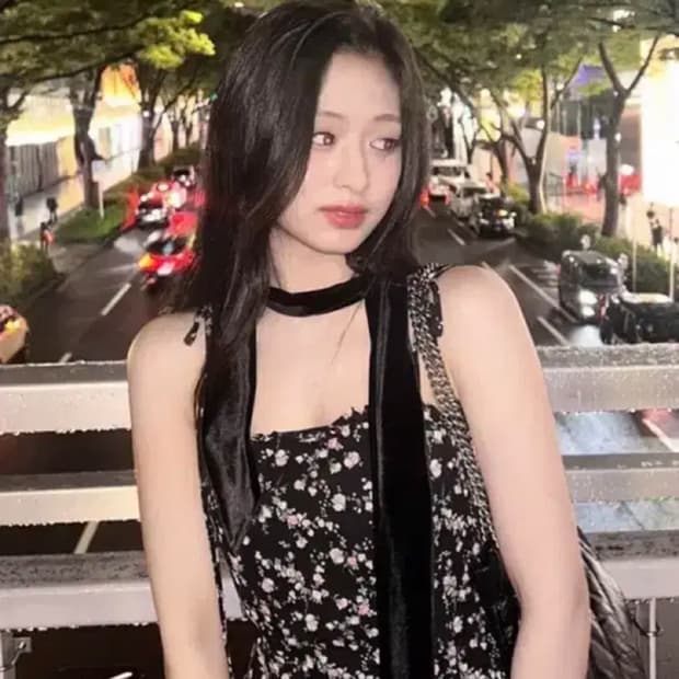 낫유어로즈 프릴 미니 원피스