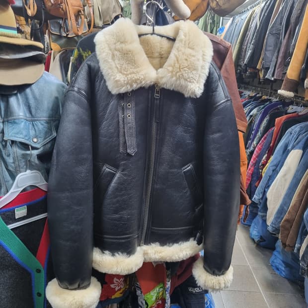 쏭스튜디오 무스탕 가죽 자켓 블랙 양털