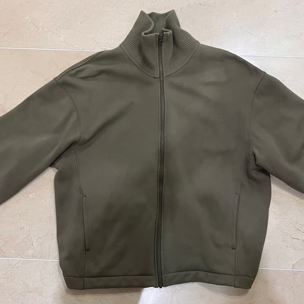 유니클로u 스웻집업