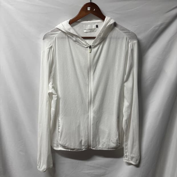 amomento light hoodie