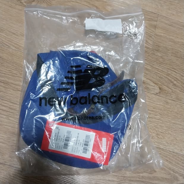 새거 뉴발란스 모자