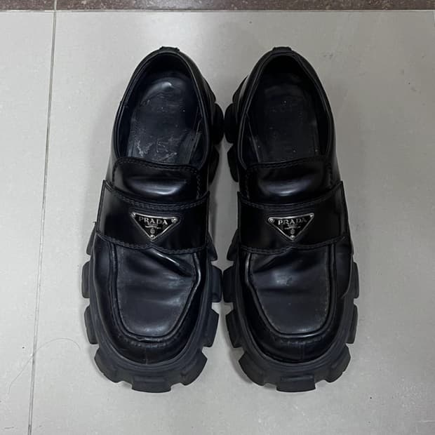 [245] 프라다 브러쉬드 모놀리스 로퍼 신발 구두 운동화 스니커즈