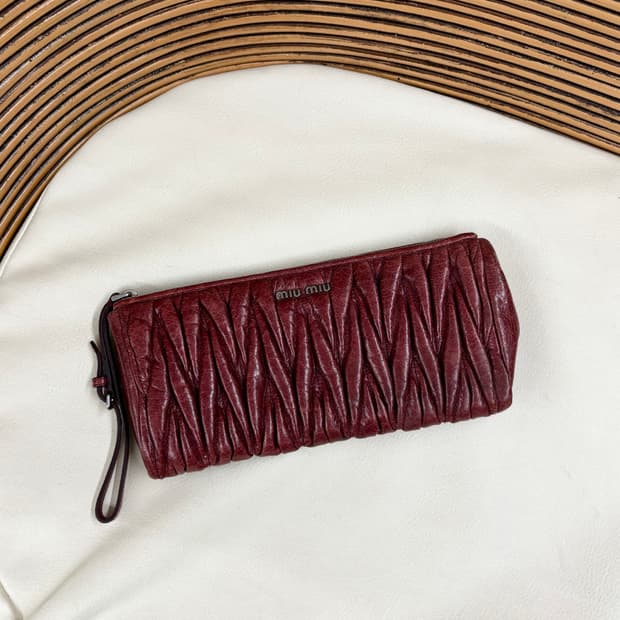 미우 미우 마테라쎄 나파 가죽 장지갑