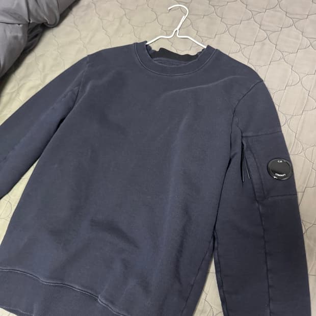 (정품) CP컴퍼니 렌즈 맨투맨 M