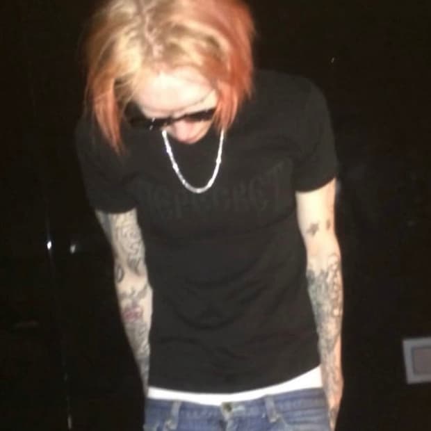 고샤루브친스키 슬림핏 티샤츠 반팔 L