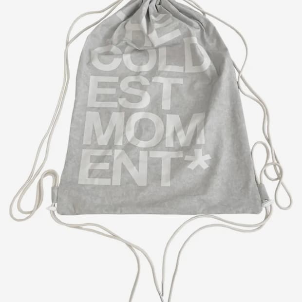 더콜디스트모먼트 플라워 로고 짐 색 더티화이트